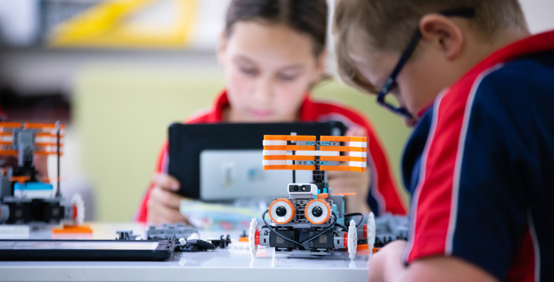 Suncaost Primary students building Jimu robots