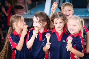 Suncoast Junior Primary students eating ice cream